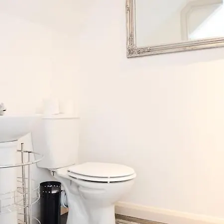 Modern Attic With Harbour Views Apartment Penzance
